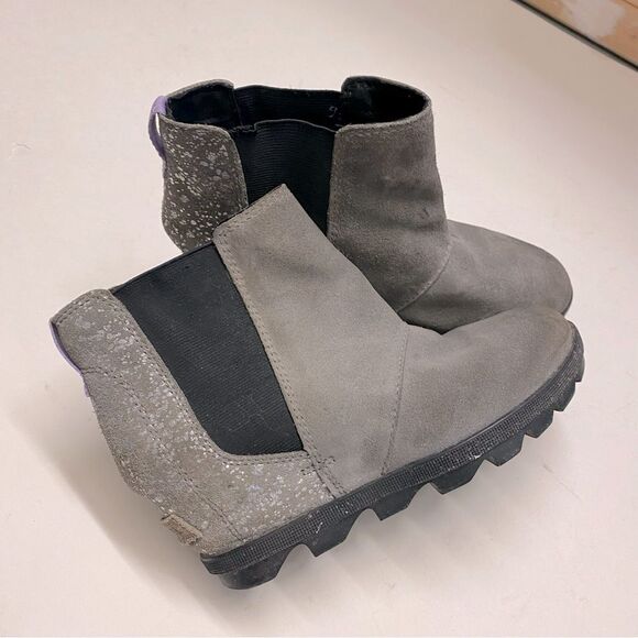 Sorel Joan of Artic Wedge Boot pull on Gray leather suede metallic Girls youth 2 - Picture 1 of 8